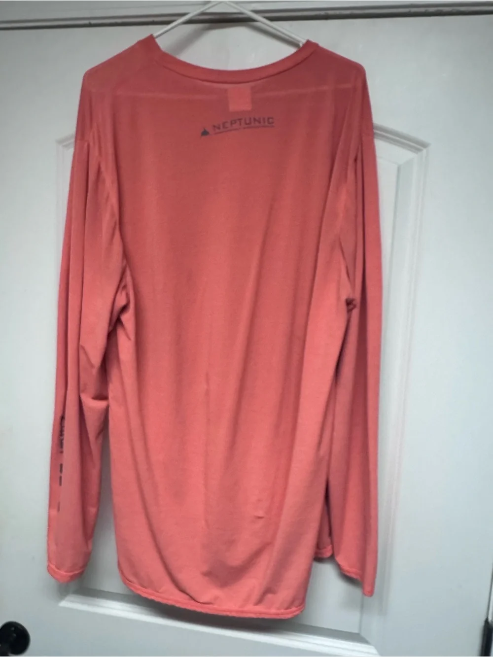 Neptunic Coral Long-Sleeve Men’s Swim Rash Guard with Minimal Logo